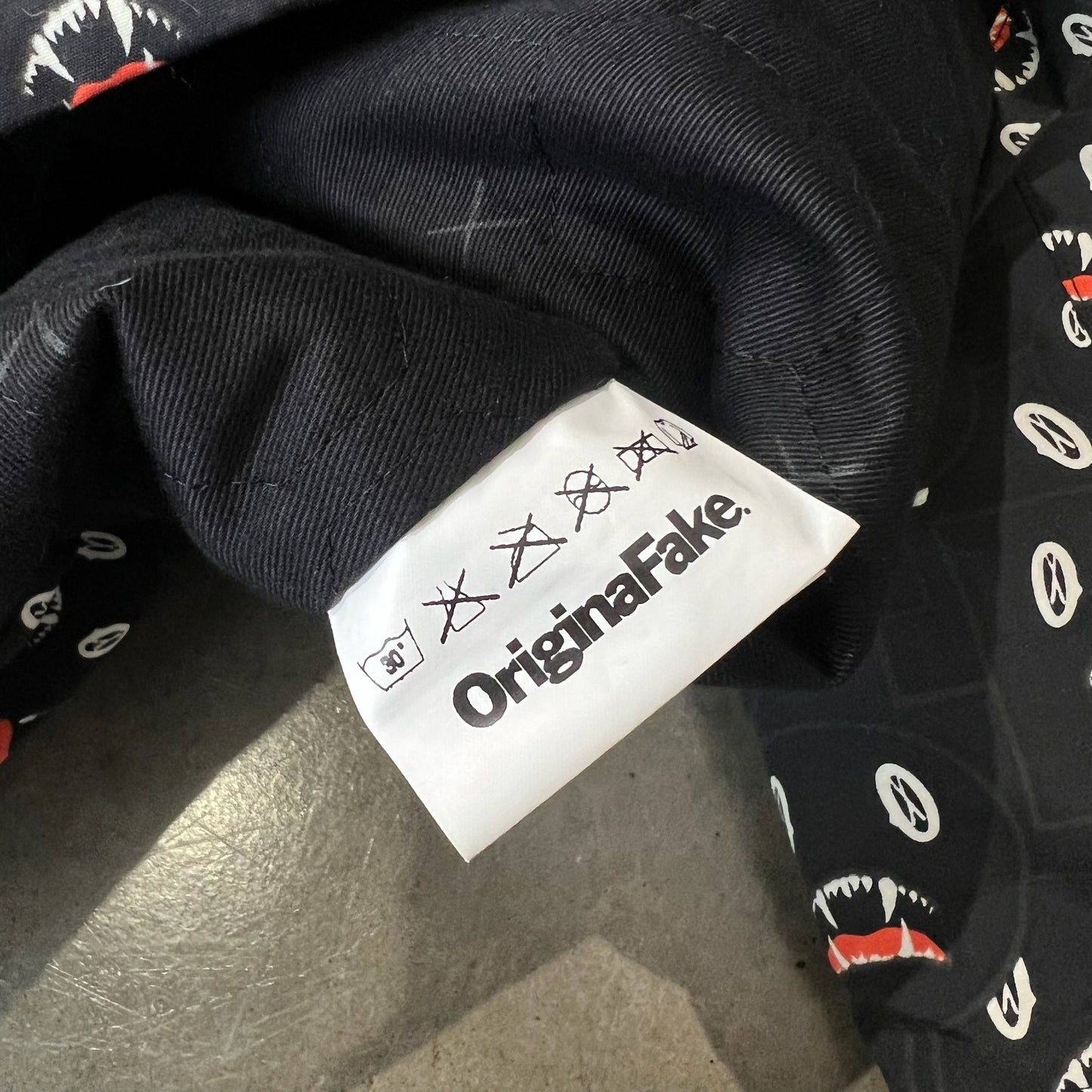 LARGE - Original Fake Goretex Printed Jacket (Used)