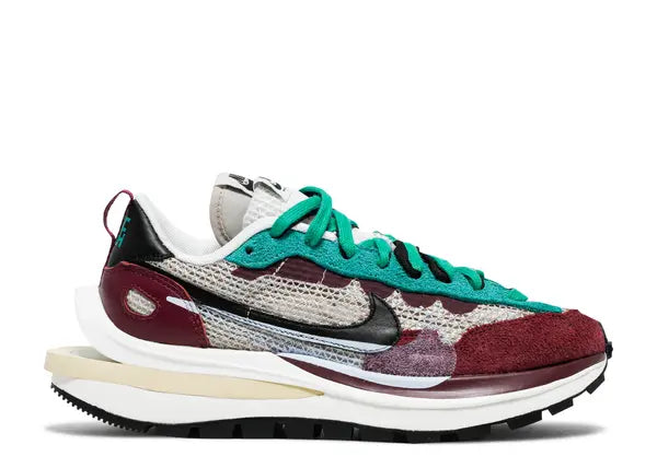 sacai x VaporWaffle SP 'Rojo Villano'