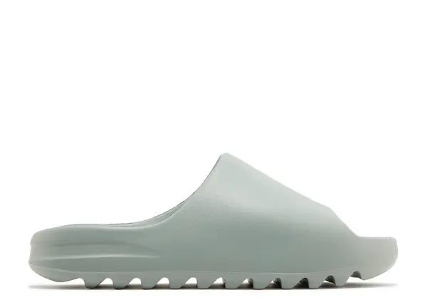 Yeezy Slides „Salt“