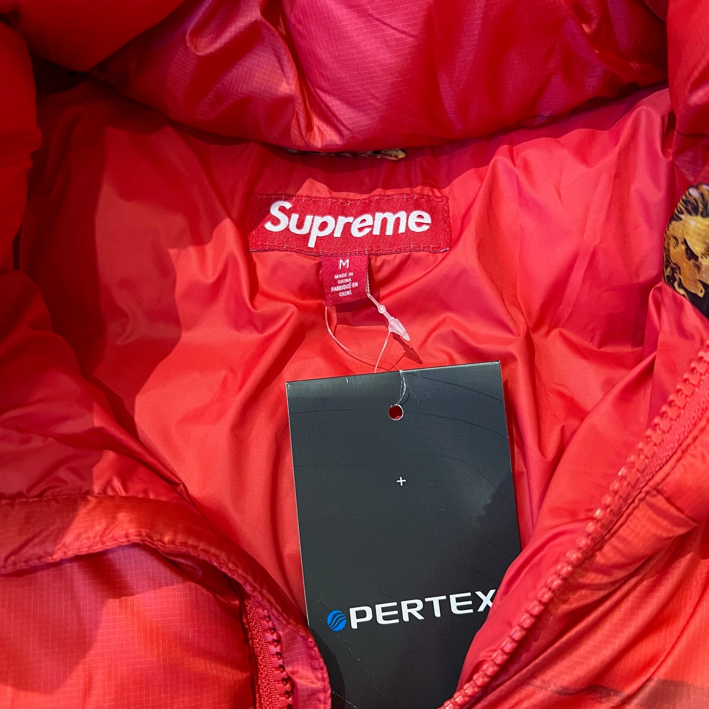 MEDIUM - Supreme Featherweight Down Puffer Jacket