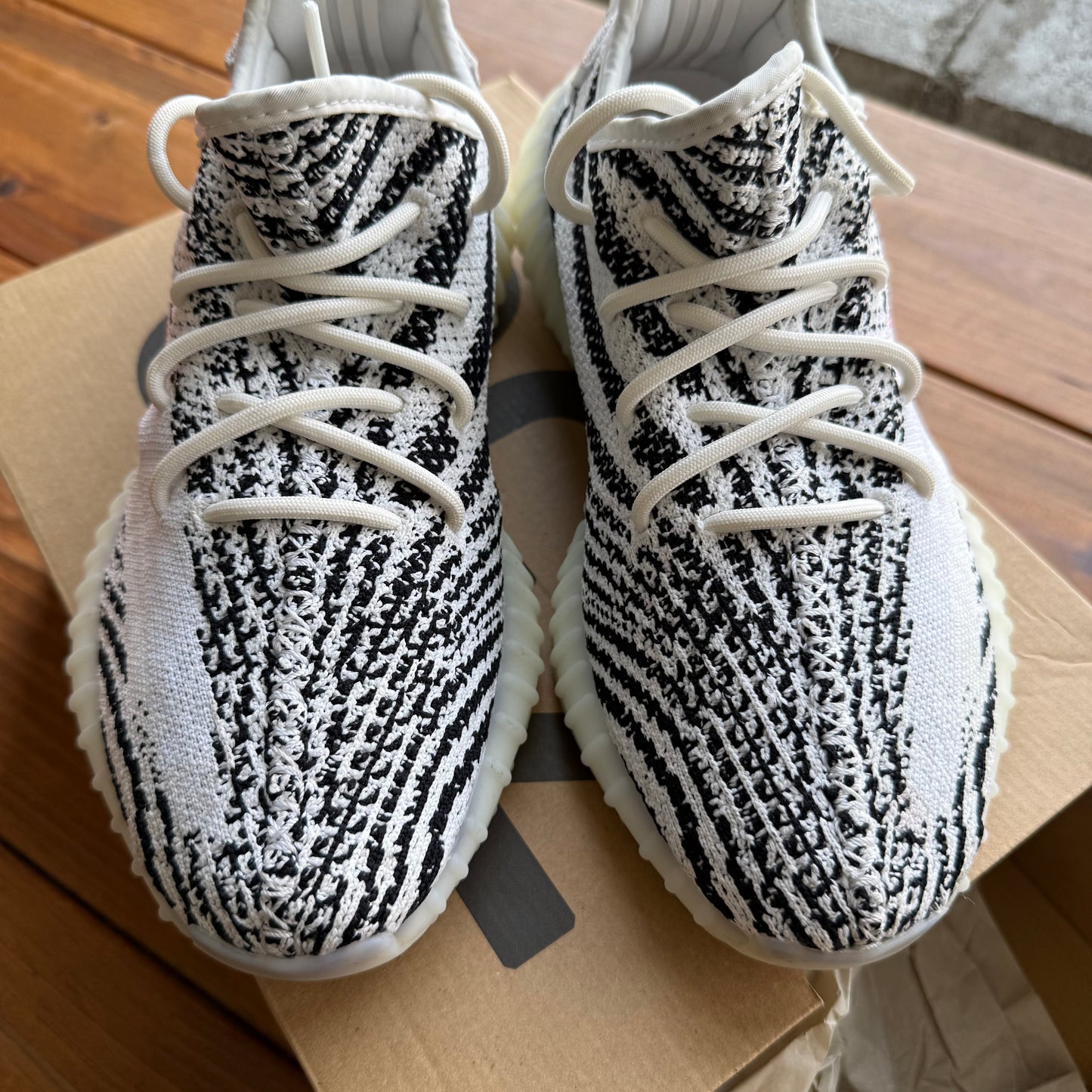 Talla 9 - Yeezy Boost 350 V2 'Zebra' 2017 (Usado)