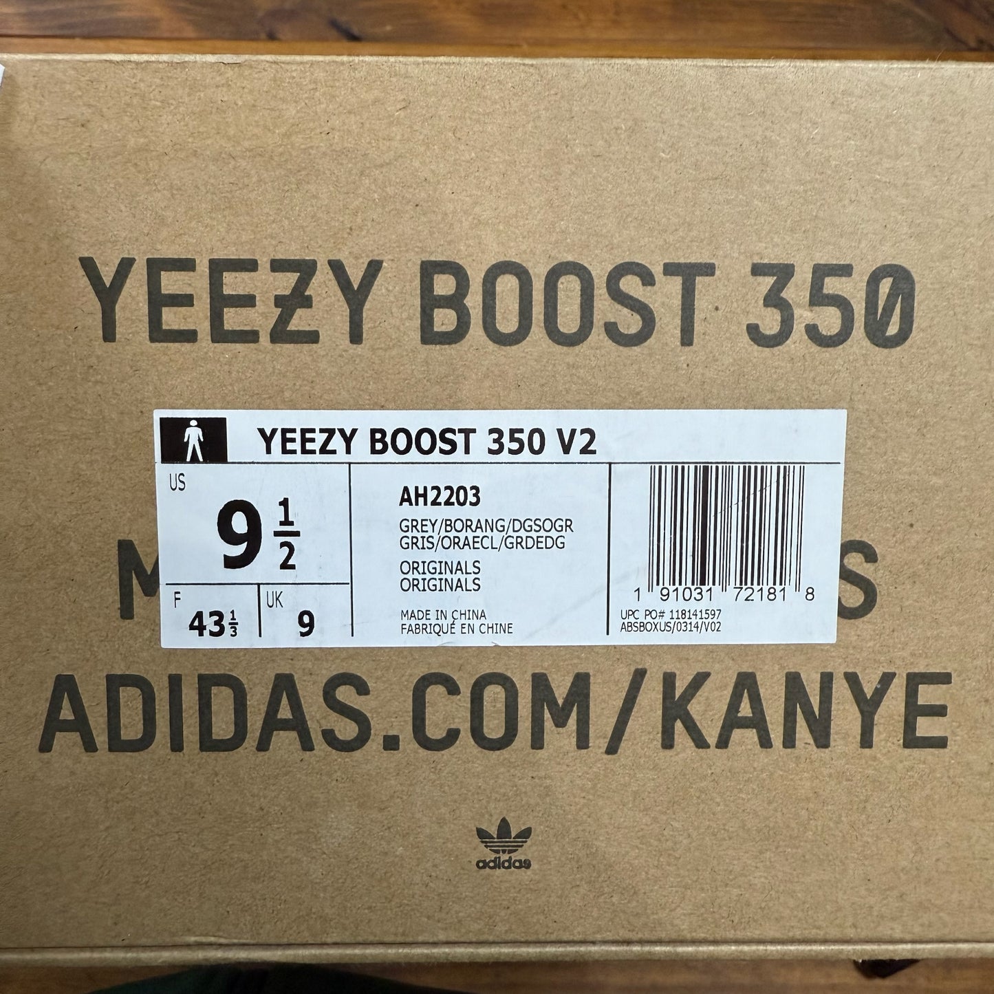 SIZE 9.5 - Yeezy Boost 350 V2 'Beluga 2.0' (Used)