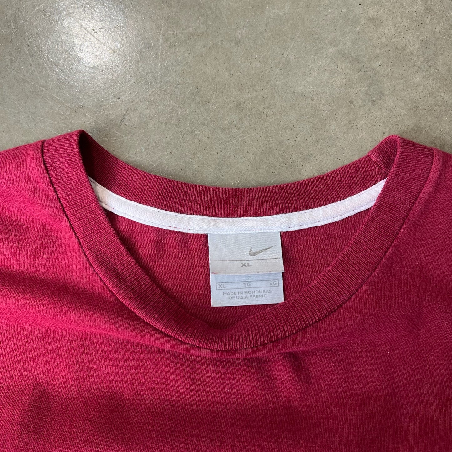 XL - Nike Mini Swoosh Tee