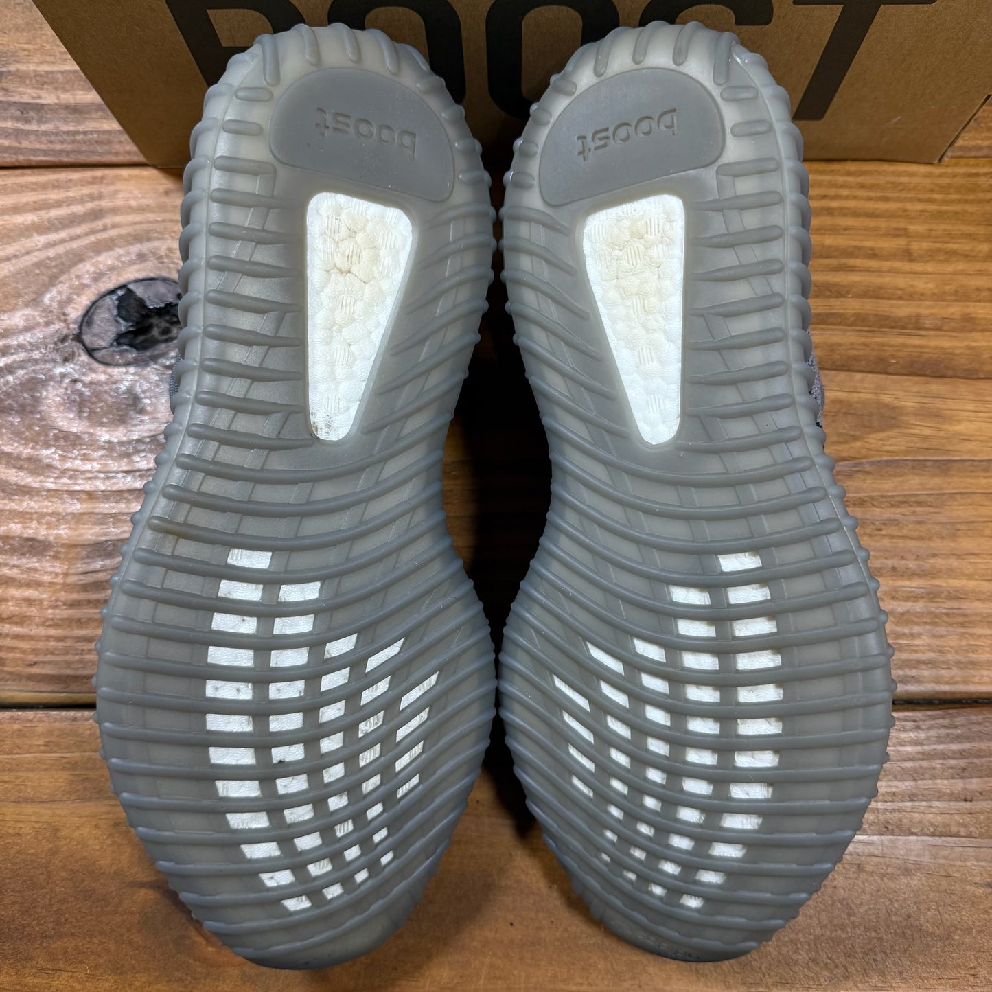 SIZE 9.5 - Yeezy Boost 350 V2 'Beluga 2.0' (Used)