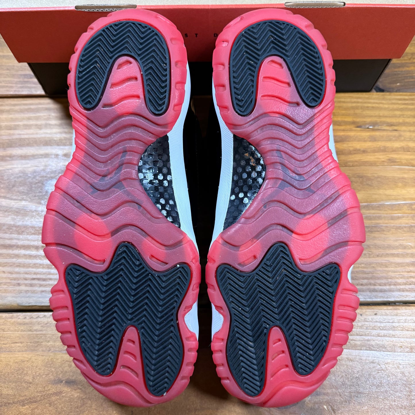 SIZE 10 - Jordan 11 Retro Low 'Bred' 2025 (Used)