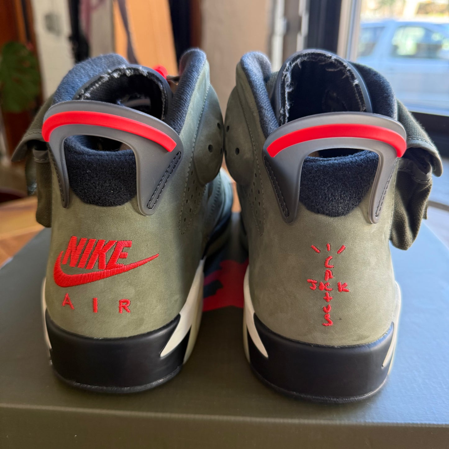 SIZE 11 - Travis Scott x Jordan 6 Retro 'Olive' (Used)