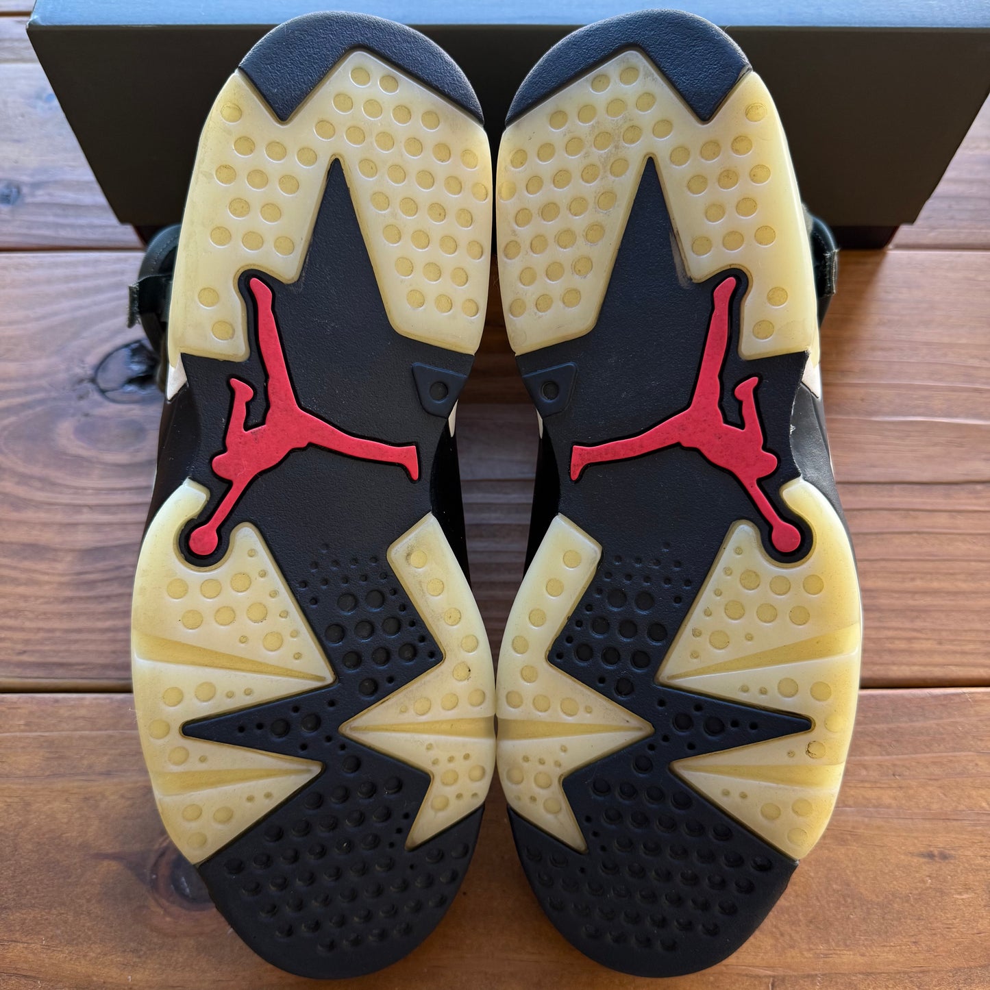 SIZE 11 - Travis Scott x Jordan 6 Retro 'Olive' (Used)