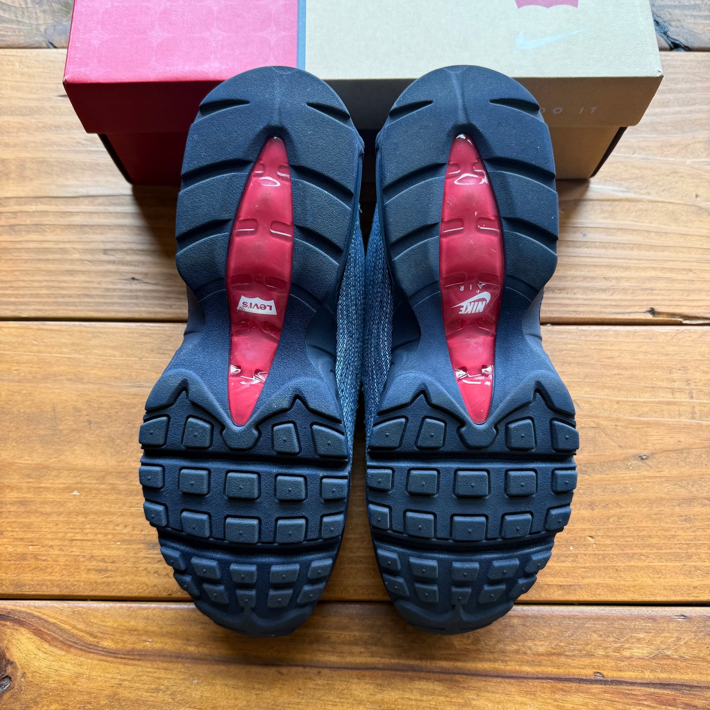Size 10.5 - Levi's x Air Max 95 OG 'Obsidian' (Used)