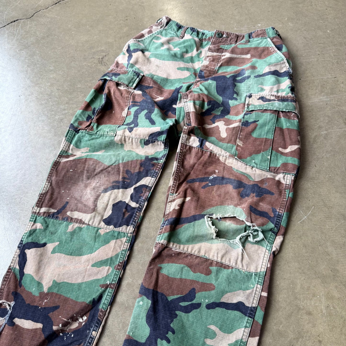Size 30x30 - Vintage Camo Cargo Pants