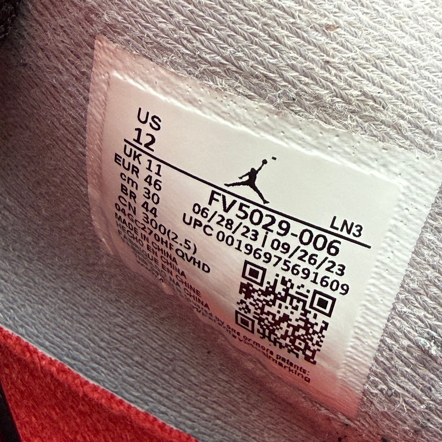 Größe 46 - Jordan 4 Retro 'Bred Reimagined' (Gebraucht)