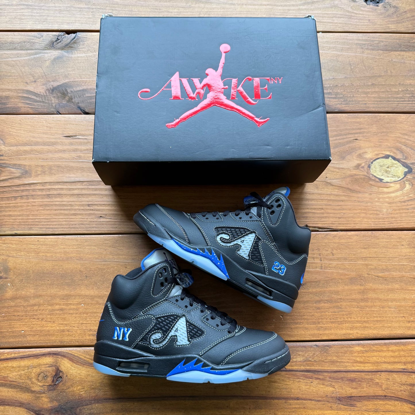 Talla 8.5 - Awake NY x Jordan 5 Retro 'Boro - Racer Blue' (Usado)