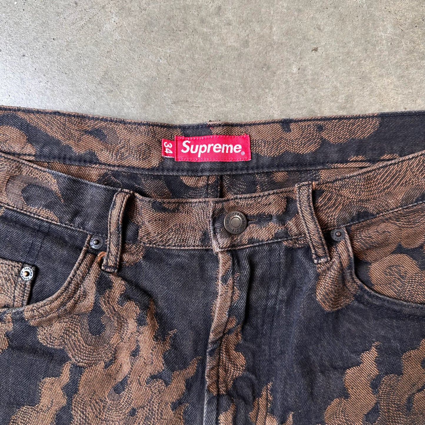 SUPREME FIRE FLAME DENIM SHORTS (USED)