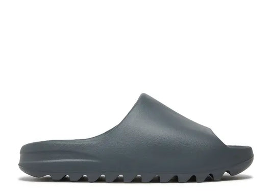 Yeezy Slides „Schiefergrau“