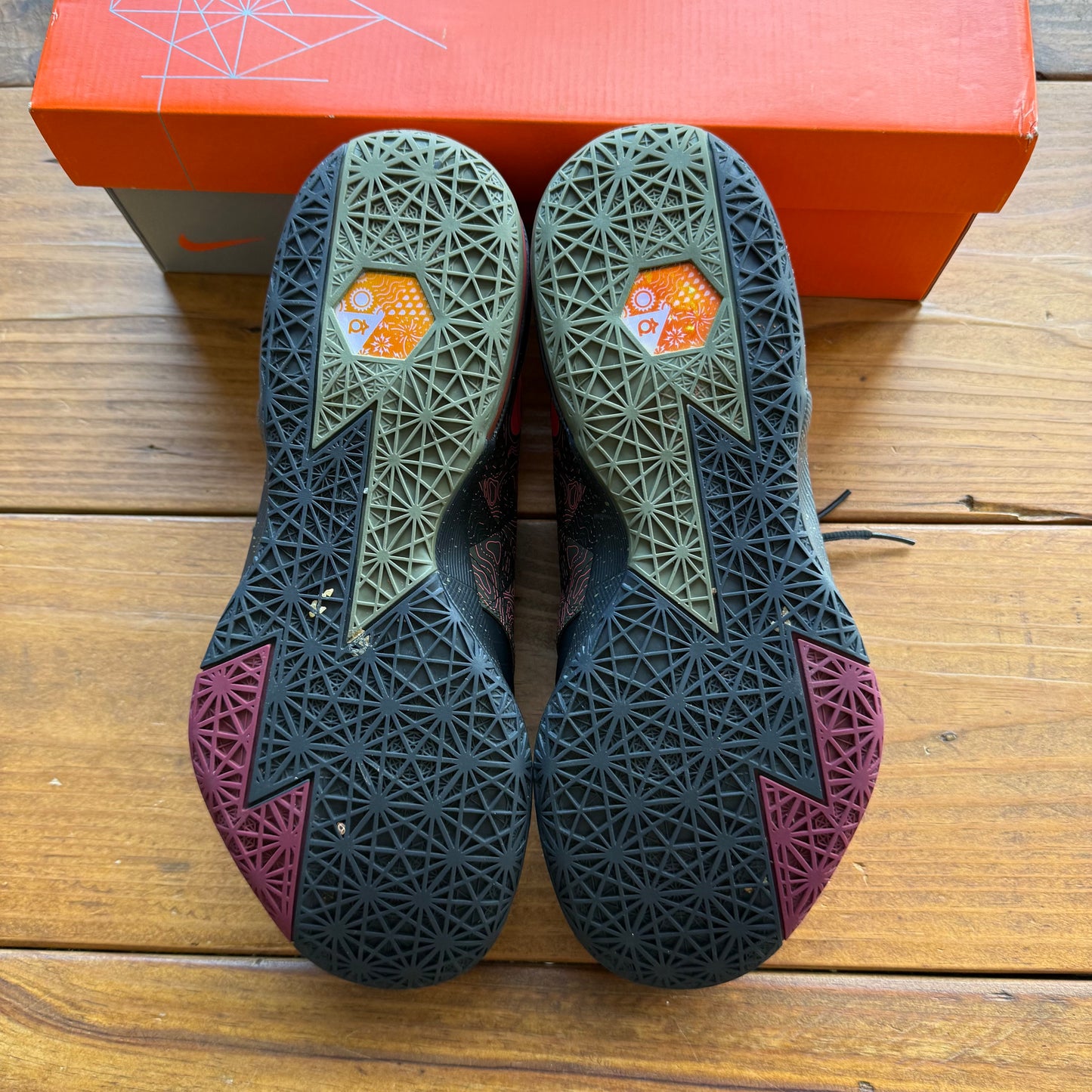 Size 10.5 - KD 6 'Meteorology' (Used)