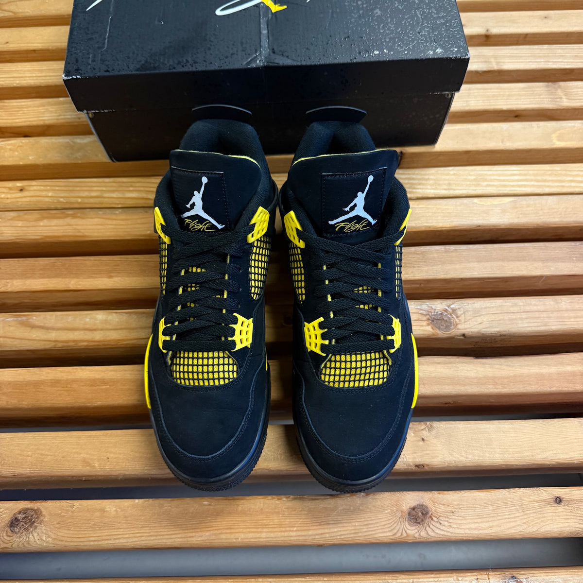 Jordan 4 Retro 'Thunder' 2023 (Used) - Size 10.5