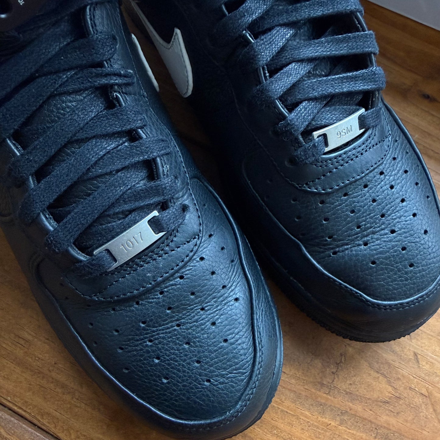 Talla 10.5 - 1017 ALYX 9SM x Air Force 1 High 'Negro Blanco' (Usado)