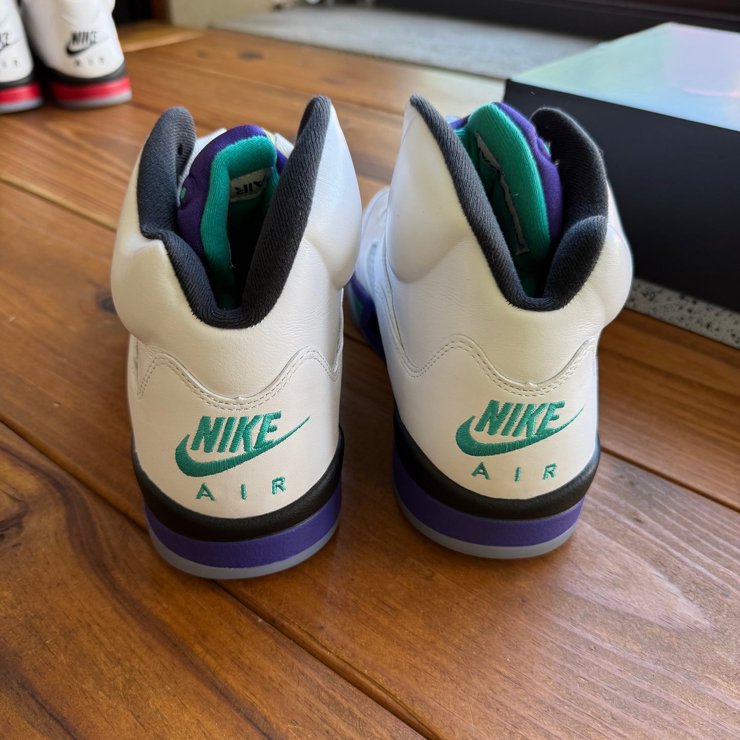 Talla 11.5 - Jordan 5 Retro 'Grape' 2025 (Usado)