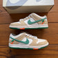 Größe 9,5 – Jarritos x Dunk Low SB (Gebraucht)