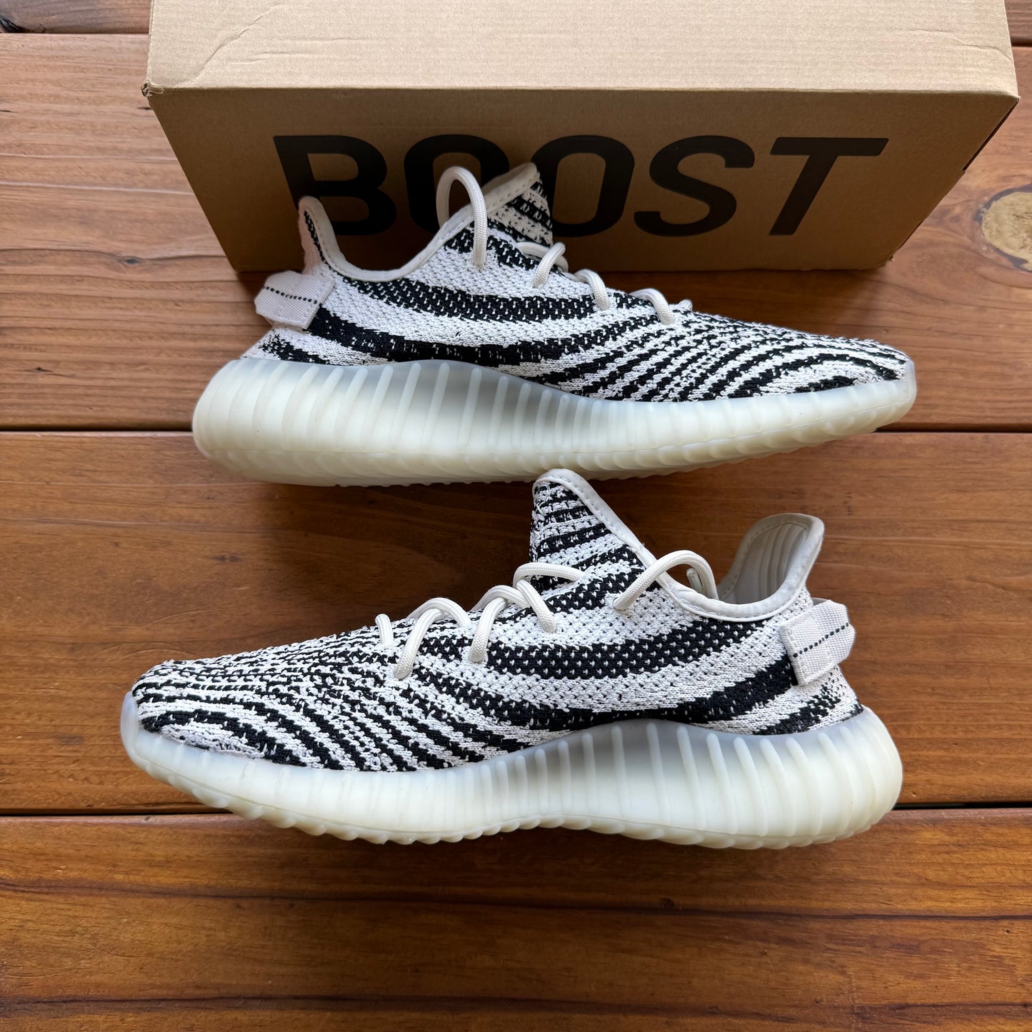 Talla 9 - Yeezy Boost 350 V2 'Zebra' 2017 (Usado)