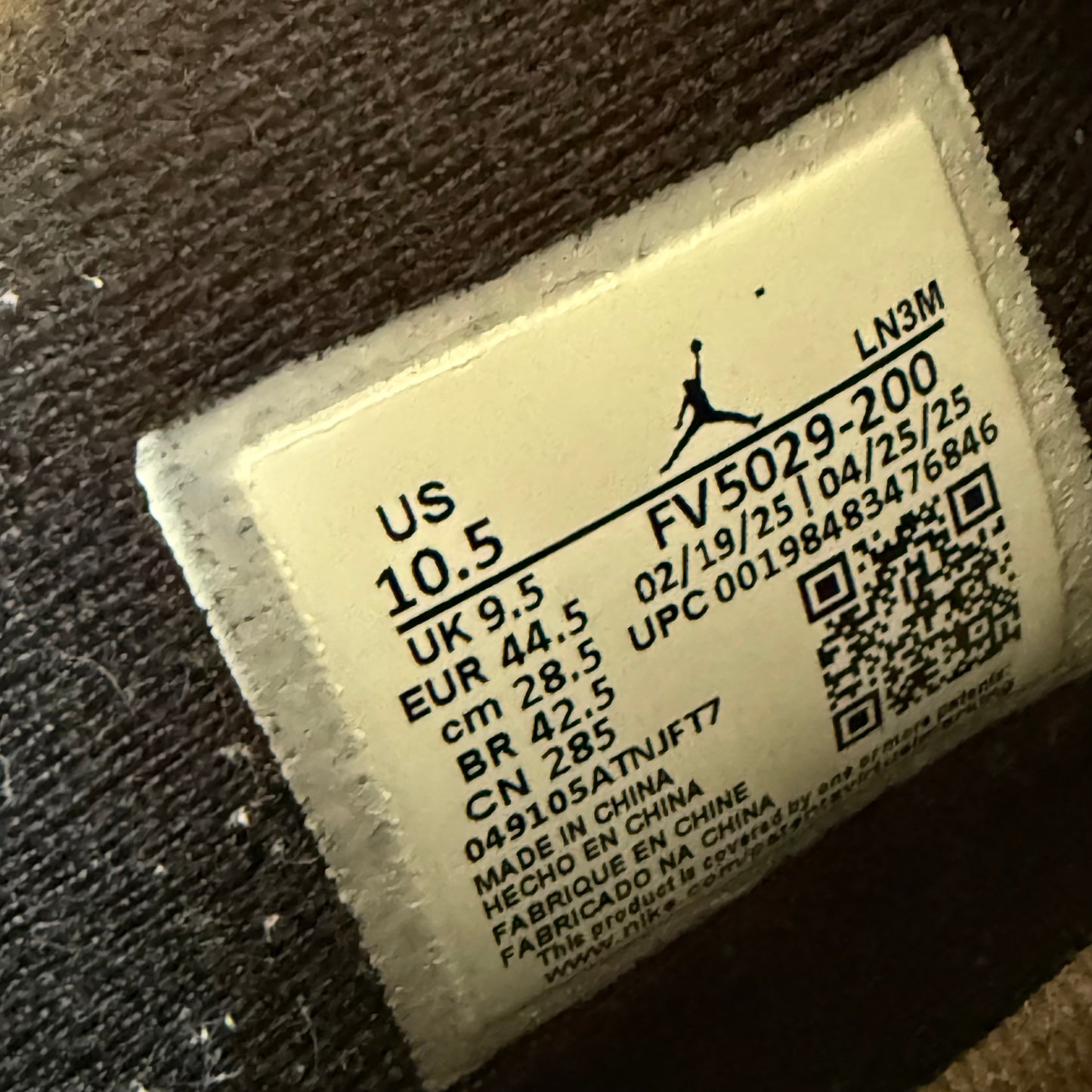 Größe 44,5 - Jordan 4 Retro 'Cave Stone' (Gebraucht)