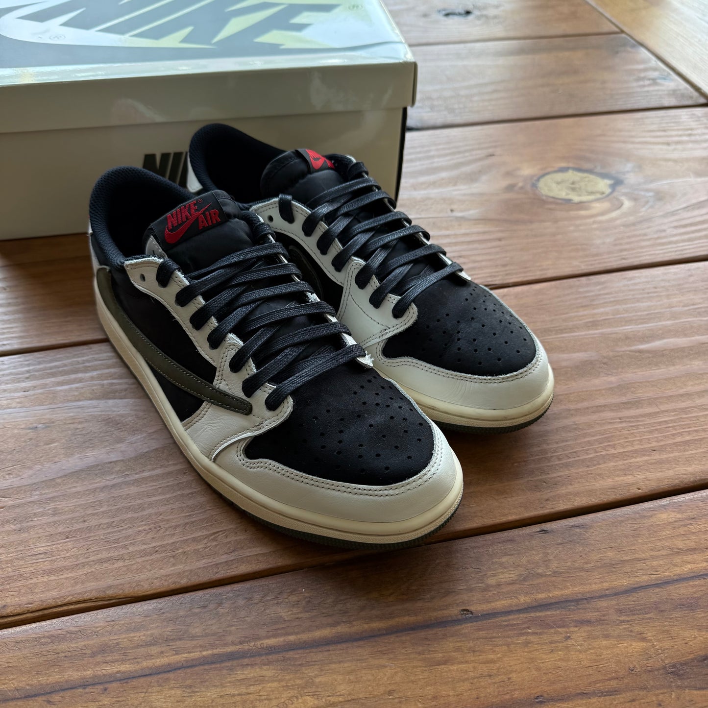 Talla 10W/8.5M - Travis Scott x Wmns Jordan 1 Retro Low OG SP 'Olive' (Usado)