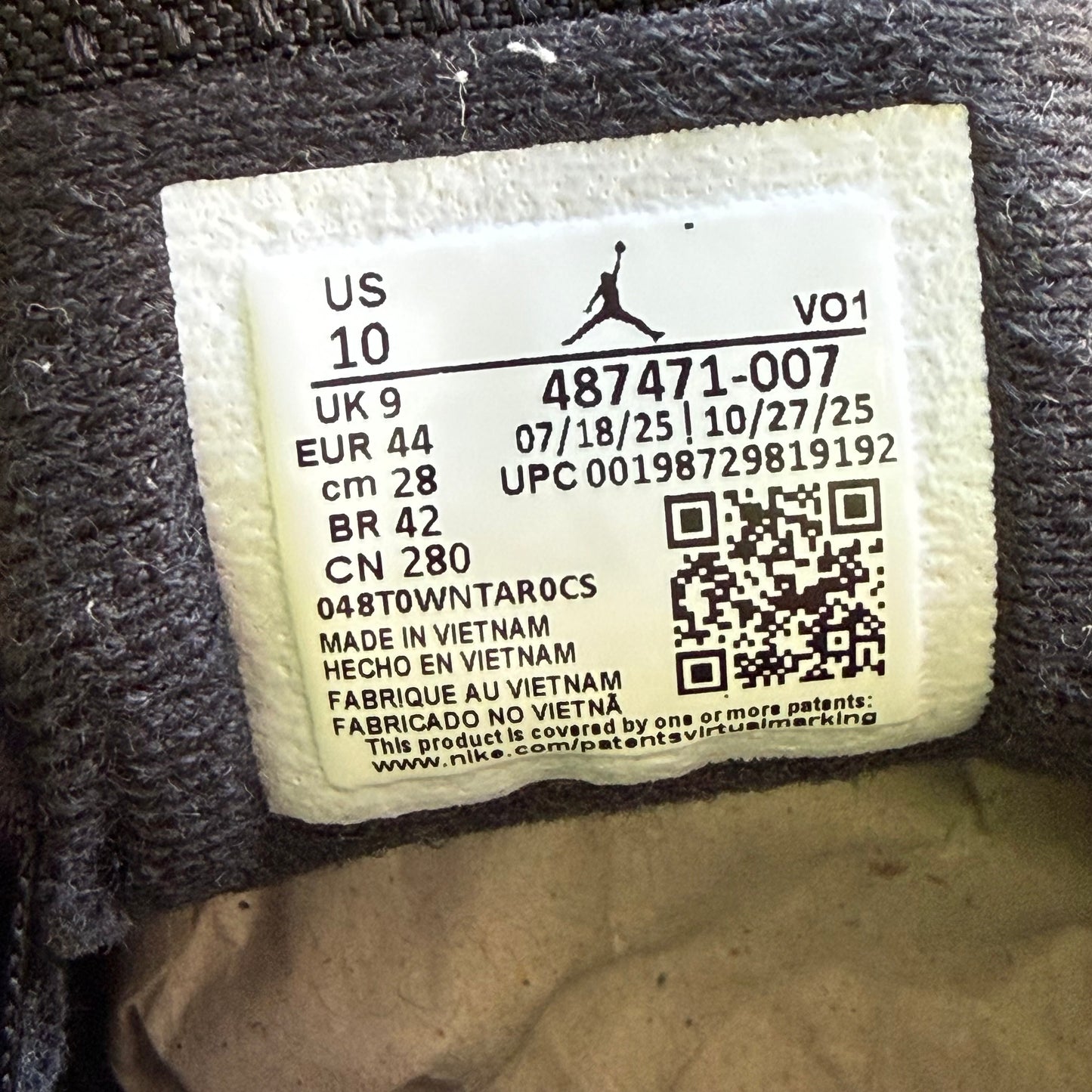 Größe 44 - Jordan 14 Retro 'Black University Blue' 2026 (Gebraucht)