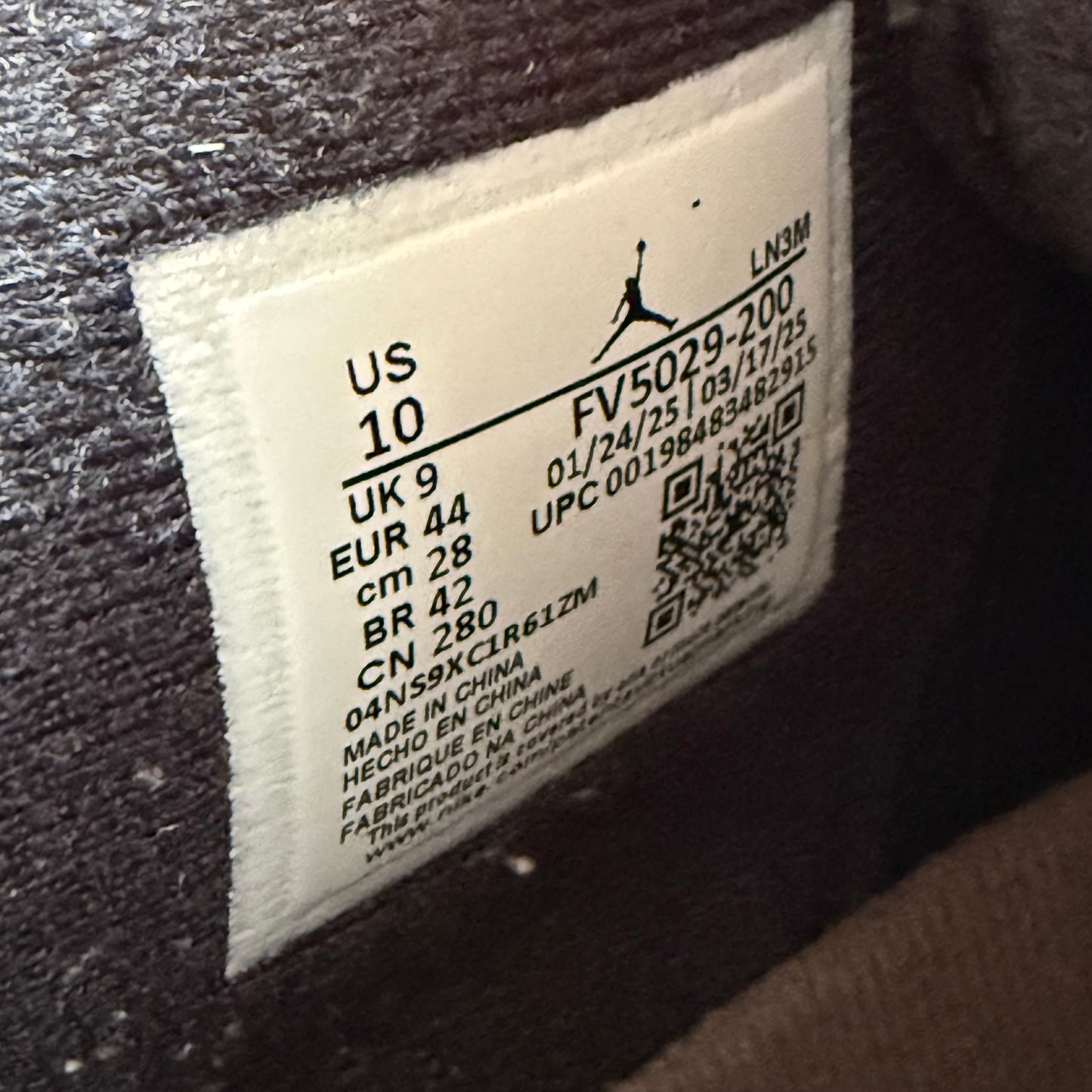 Talla 10 - Jordan 4 Retro 'Cave Stone' (Usado)