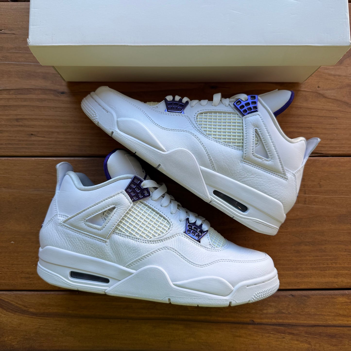 Größe 9 – Jordan 4 Retro „Purple Metallic“ (Gebraucht)