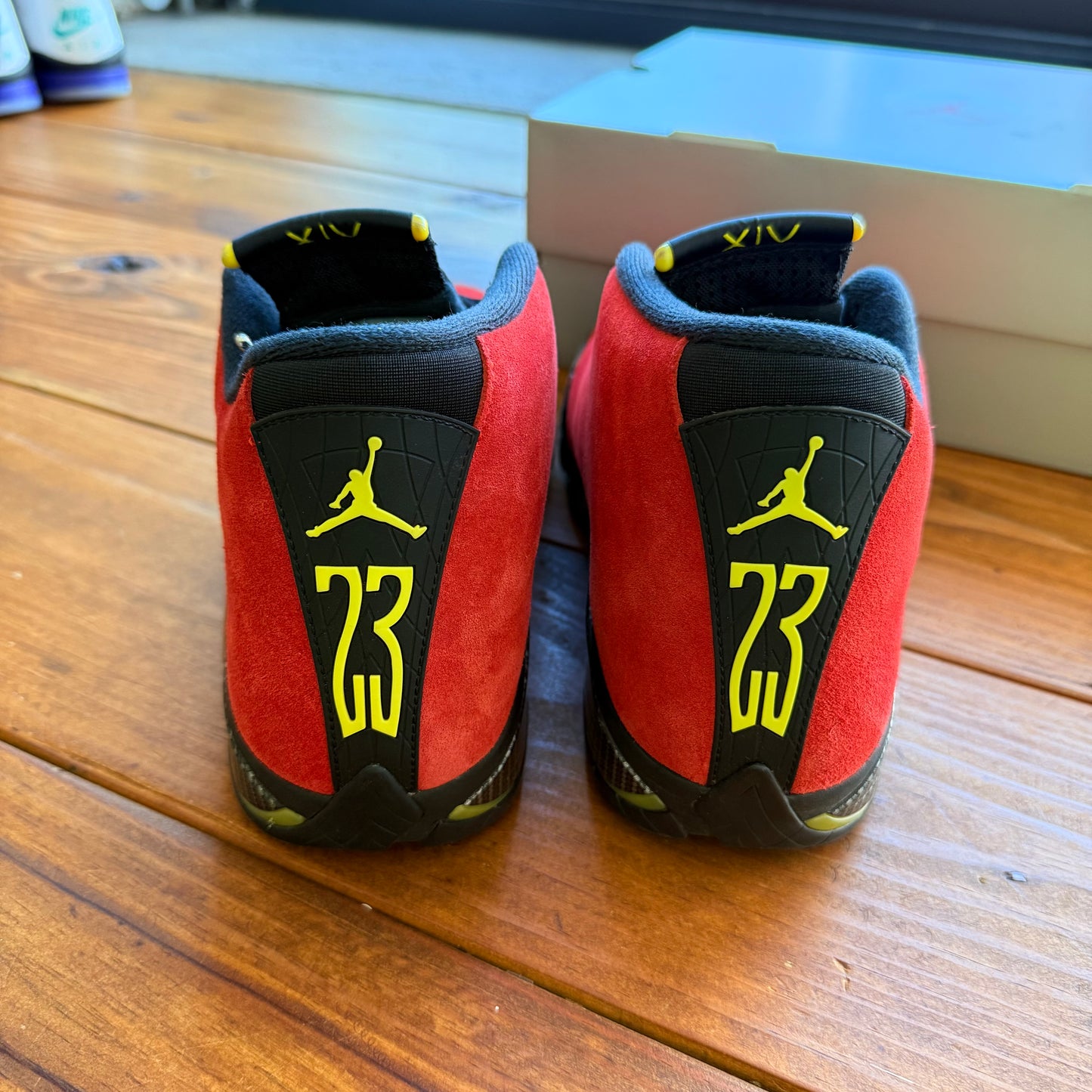 Größe 45,5 - Jordan 14 Retro 'Ferrari' 2025 (Gebraucht)