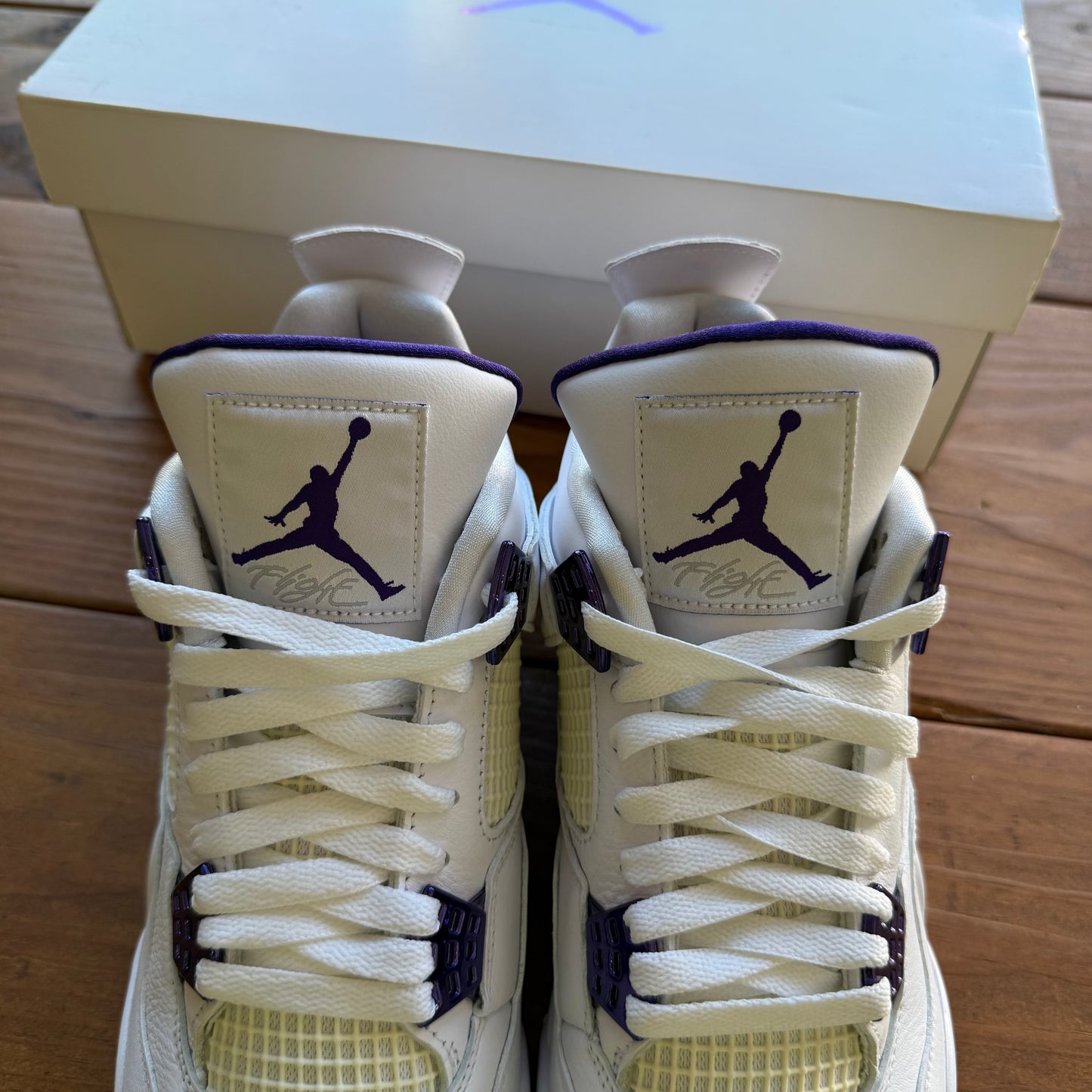 Größe 9 – Jordan 4 Retro „Purple Metallic“ (Gebraucht)