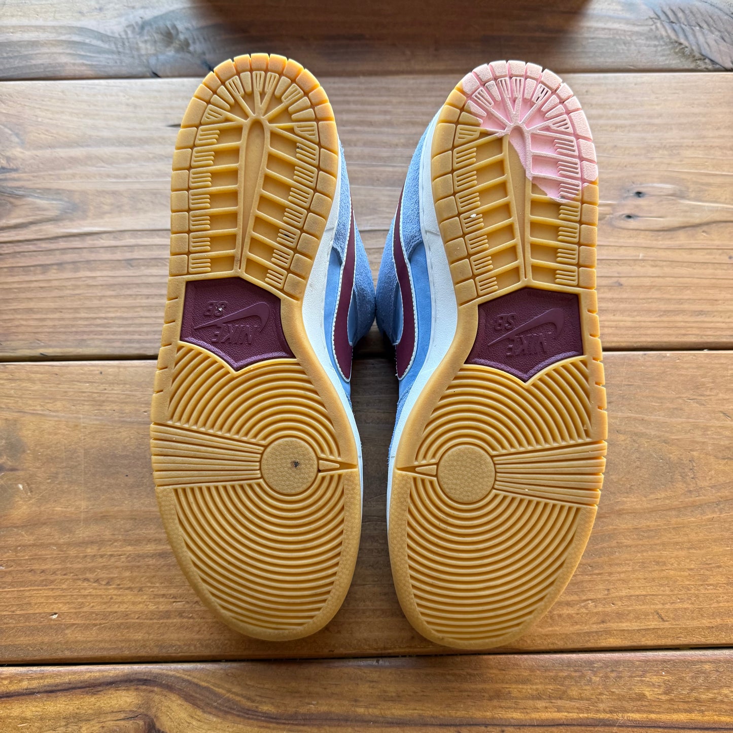 Size 10.5 - Dunk Low Premium SB 'Philadelphia Phillies' (Used)