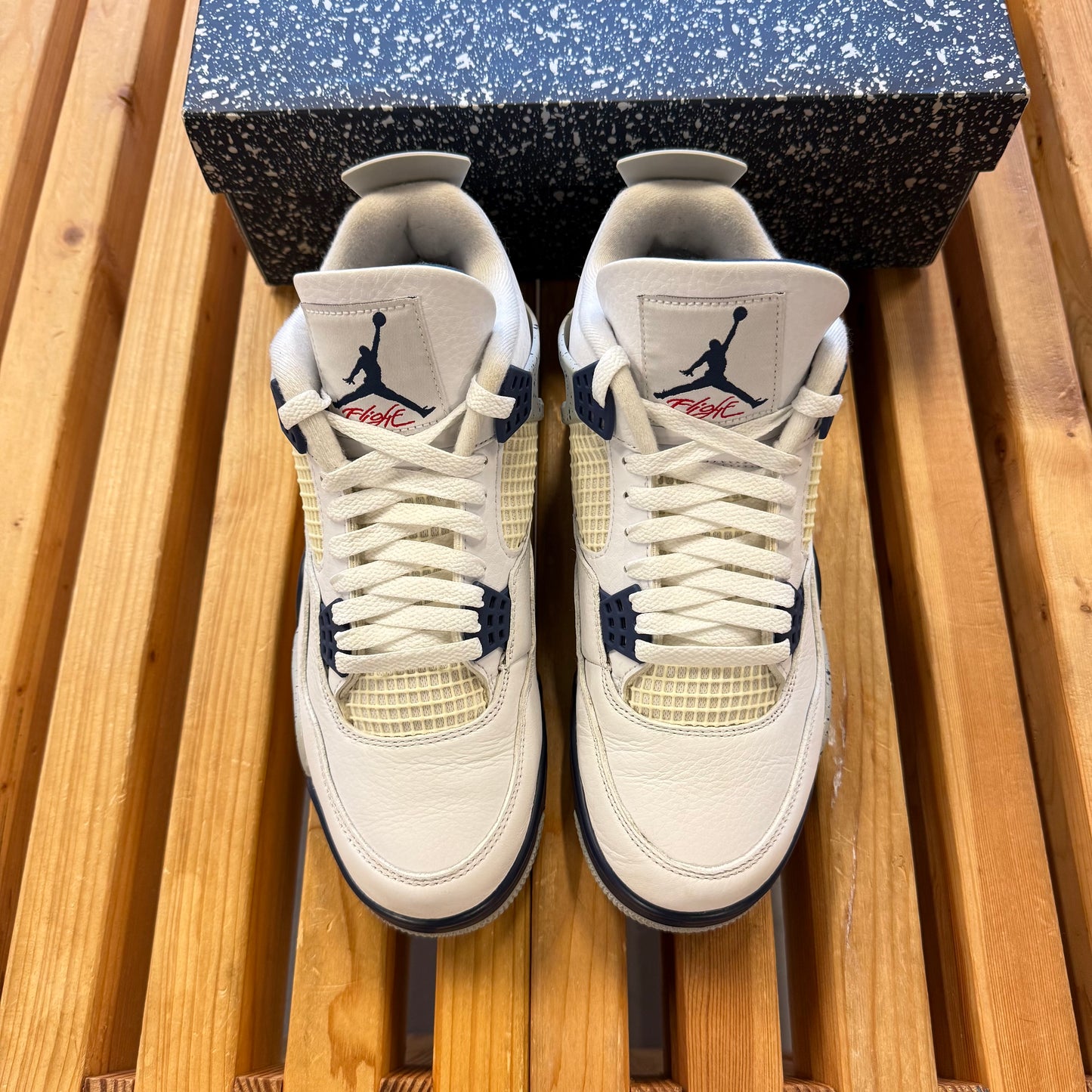 Size 9 - Jordan 4 Retro 'Midnight Navy' (Used)