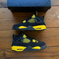 10.5 - Jordan 4 Retro 'Thunder' 2023 (GEBRAUCHT)