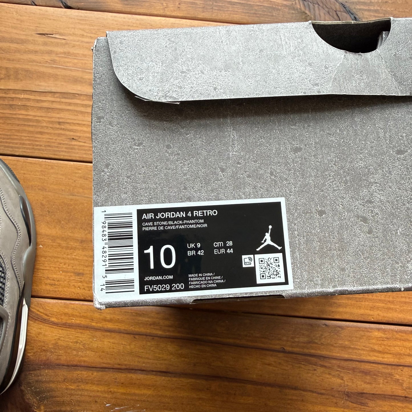 Talla 10 - Jordan 4 Retro 'Cave Stone' (Usado)