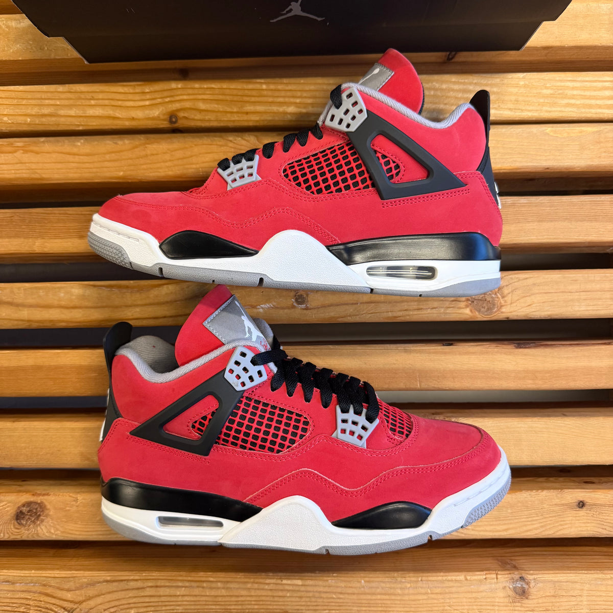 Size 9 - Jordan 4 Retro 'Toro Bravo' 2026 (Used)