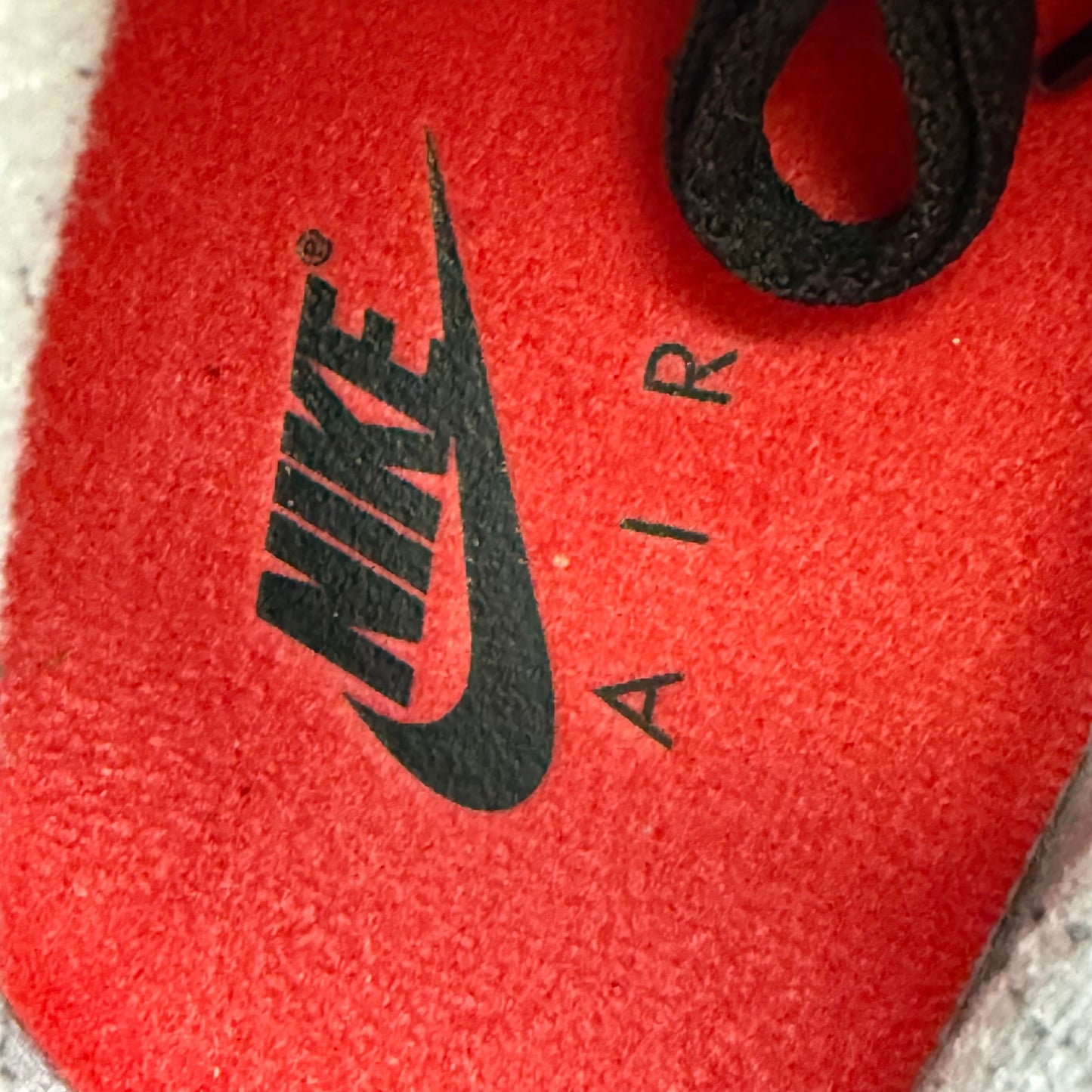 Größe 46 - Jordan 4 Retro 'Bred Reimagined' (Gebraucht)