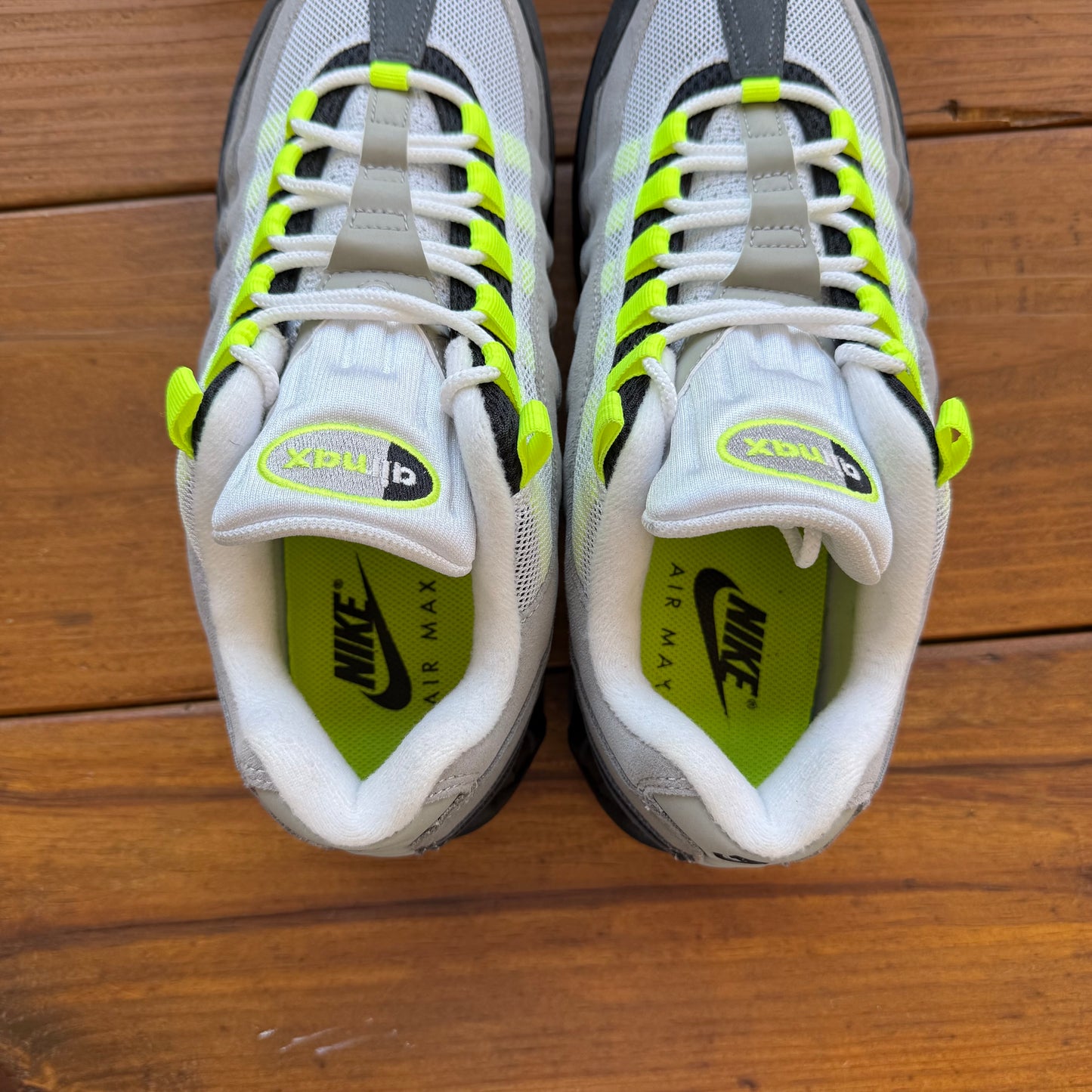 Talla 10.5 - Air Max 95 OG 'Big Bubble - Neon' 2025 / 2026 (Usado)