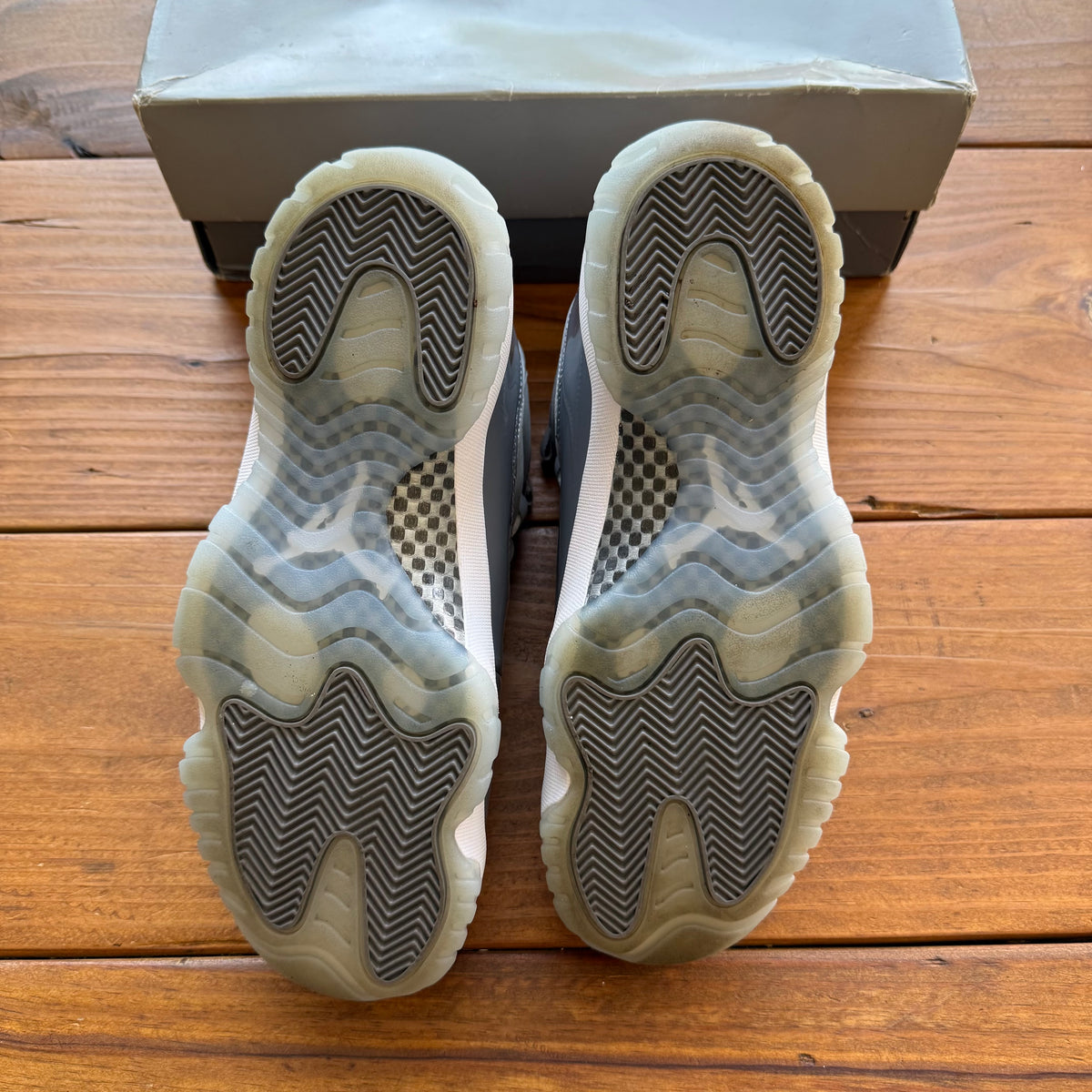 Size 9 - Jordan 11 Retro 'Cool Grey' 2021 (Used)