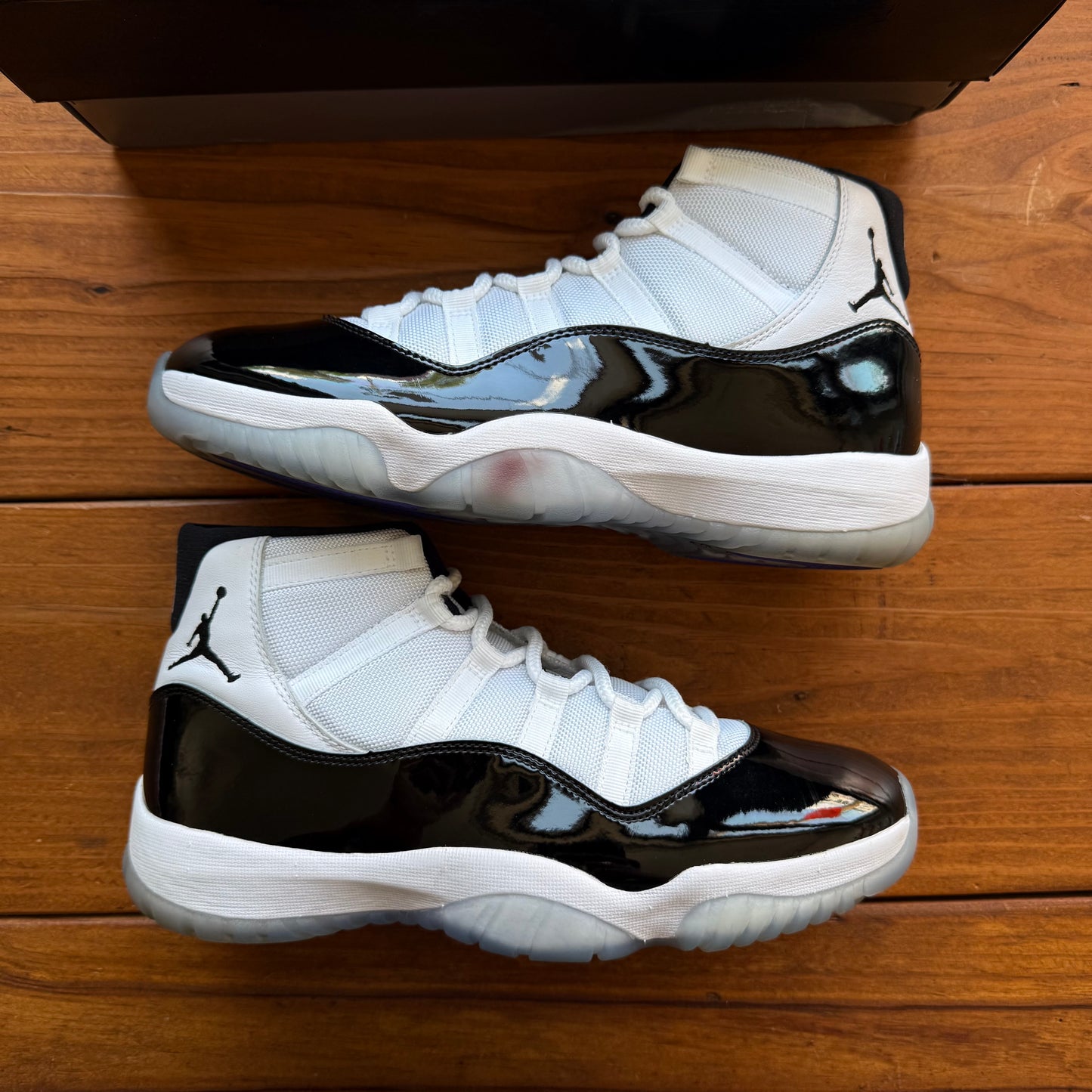 Size 10 - Jordan 11 Retro 'Concord' 2018 (Used)