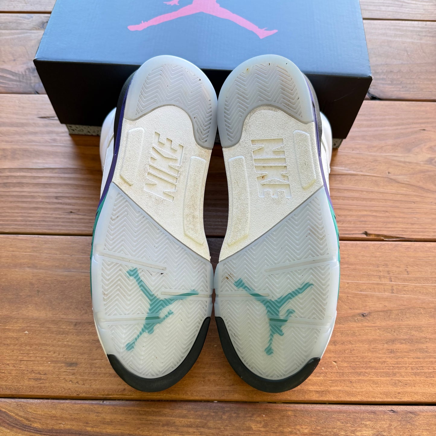 Talla 11.5 - Jordan 5 Retro 'Grape' 2025 (Usado)