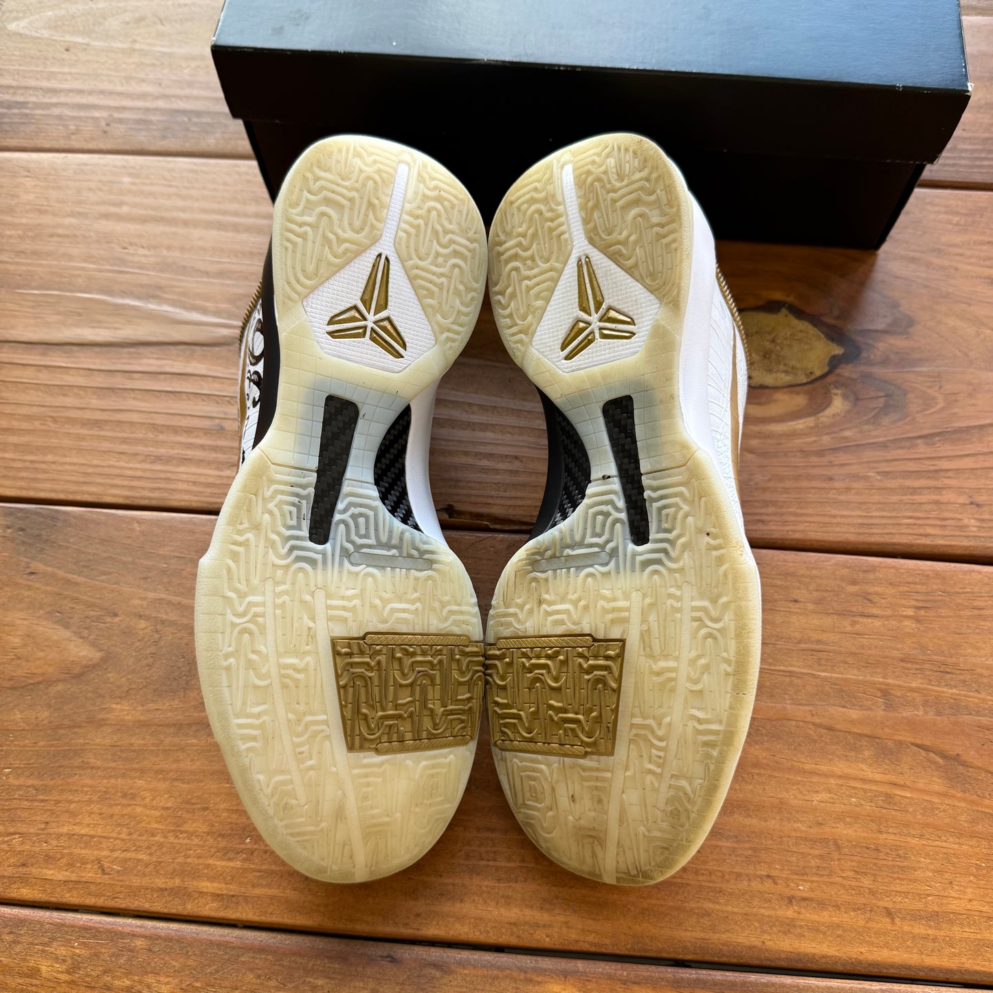 Size 9 - Zoom Kobe 5 Protro 'Big Stage' (Used)