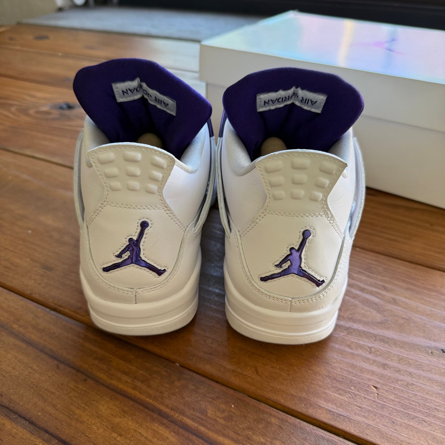 Größe 9 – Jordan 4 Retro „Purple Metallic“ (Gebraucht)