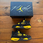 10.5 - Jordan 4 Retro 'Thunder' 2023 (GEBRAUCHT)