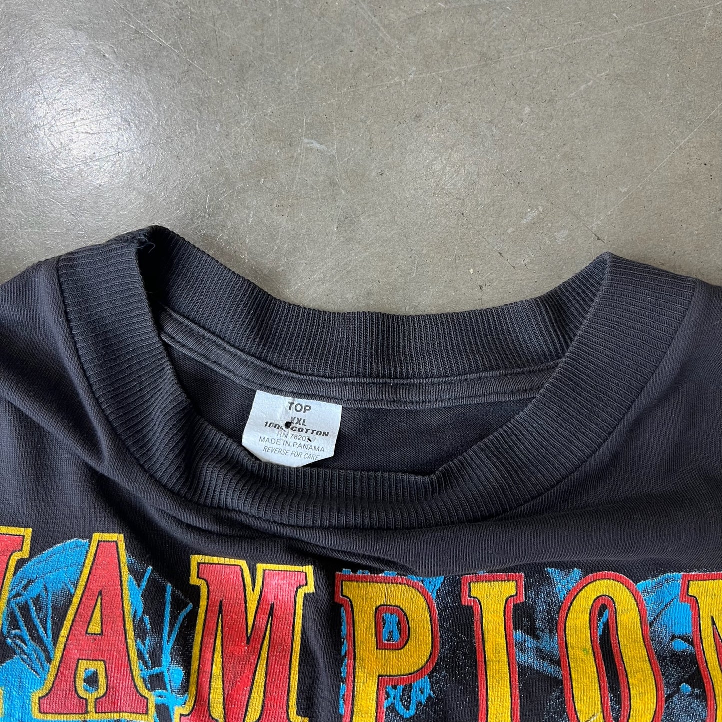 2XL - Vintage Bulls Tee