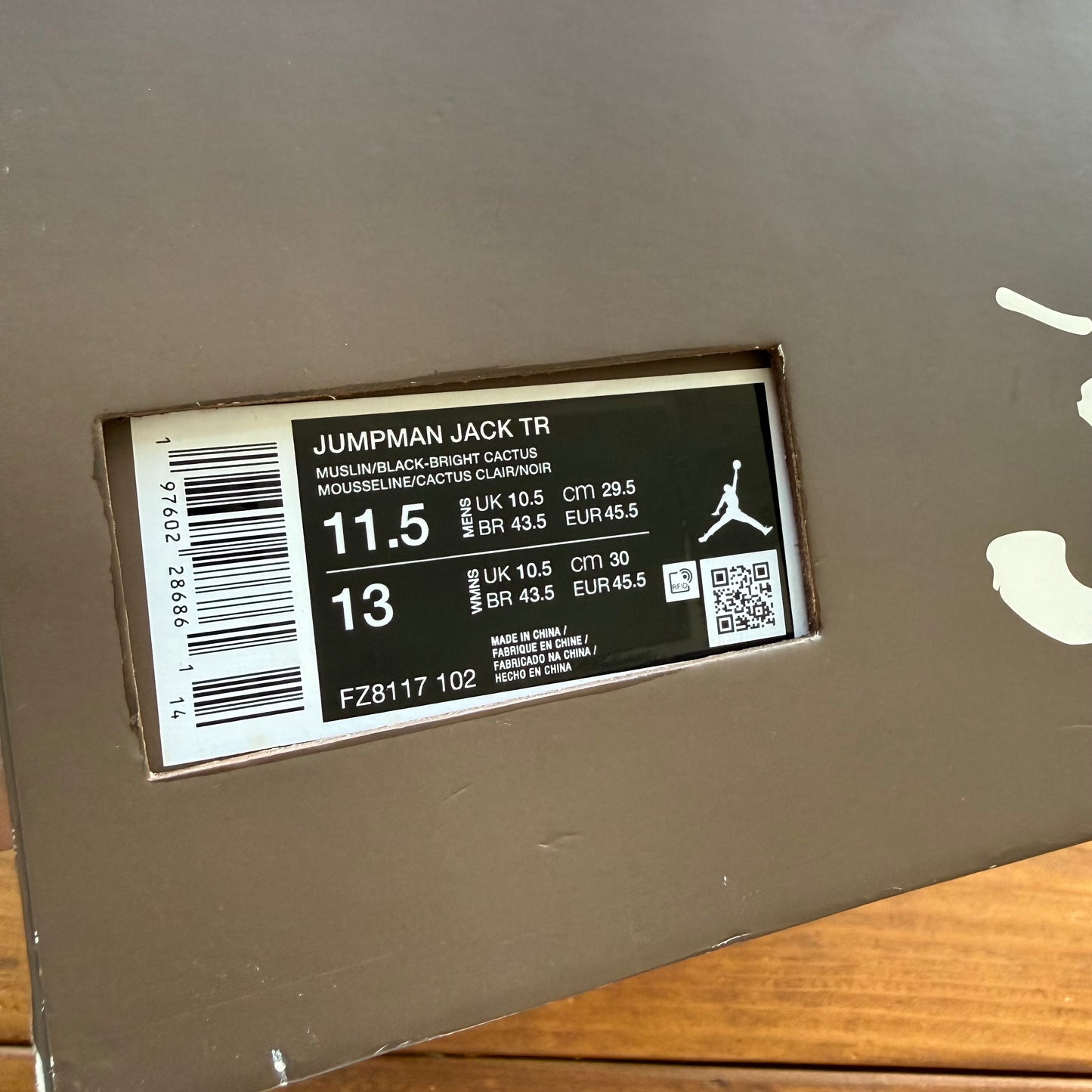 Talla 11.5 - Travis Scott x Jordan Jumpman Jack TR 'Bright Cactus' (Usado)