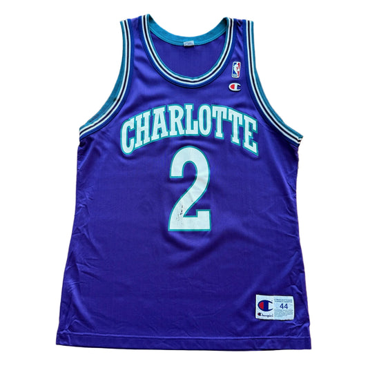 Groß – Vintage Champion Larry Johnson Hornets Trikot