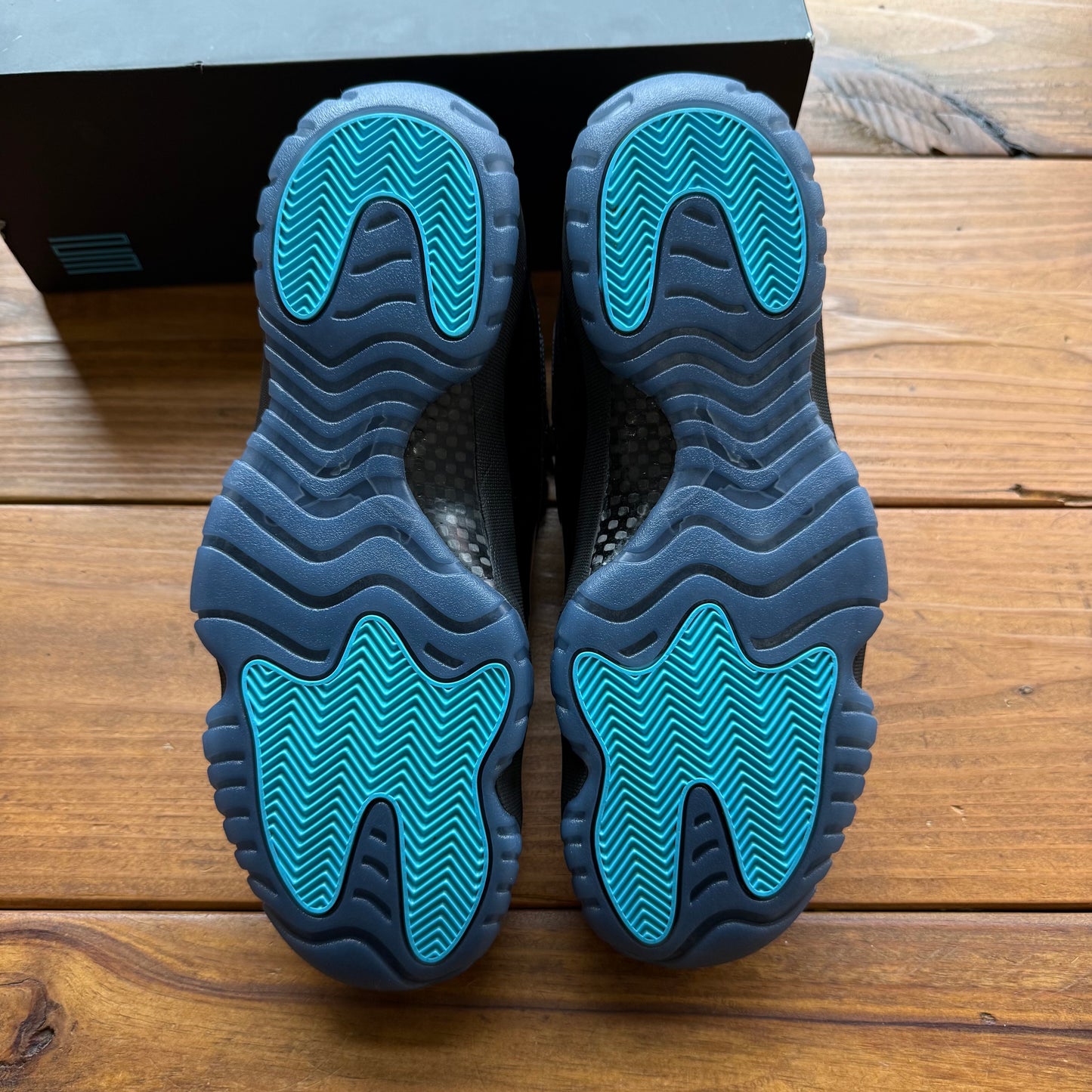 Talla 12 - Jordan 11 Retro 'Gamma Blue' 2025 (Usado)