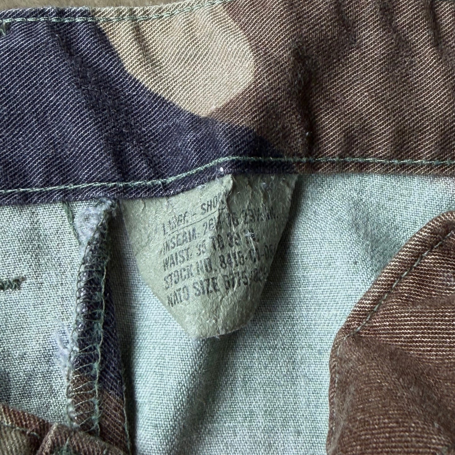 Size 38x20 Vintage Camo Long Short
