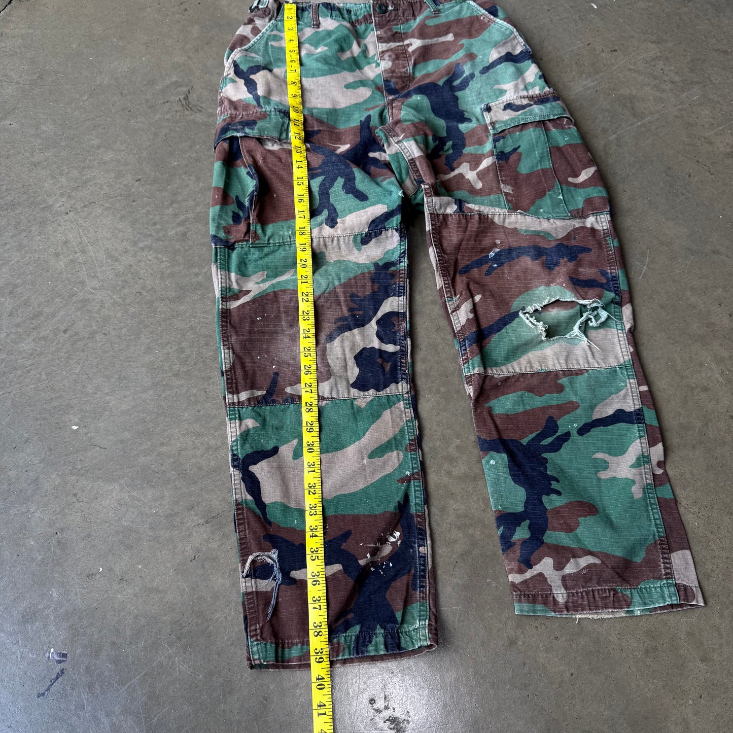 Size 30x30 - Vintage Camo Cargo Pants