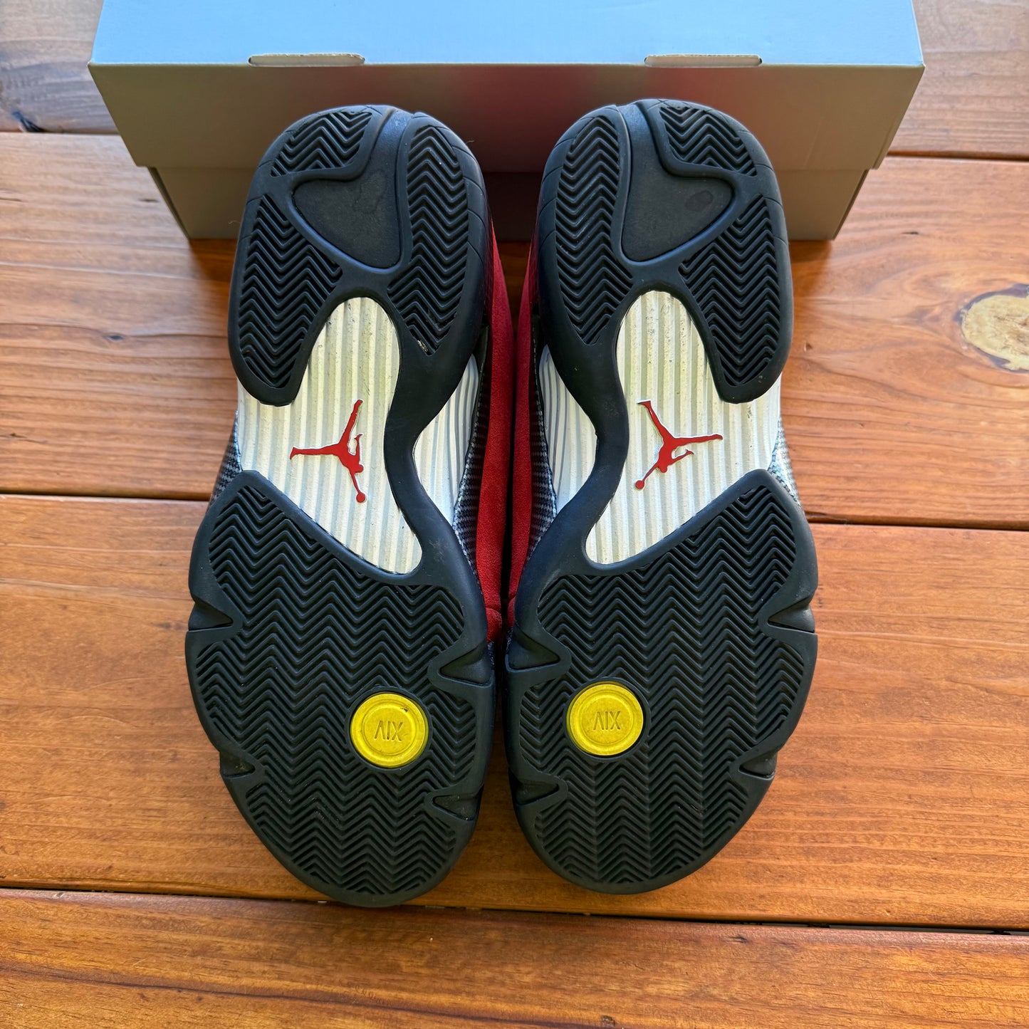 Größe 45,5 - Jordan 14 Retro 'Ferrari' 2025 (Gebraucht)